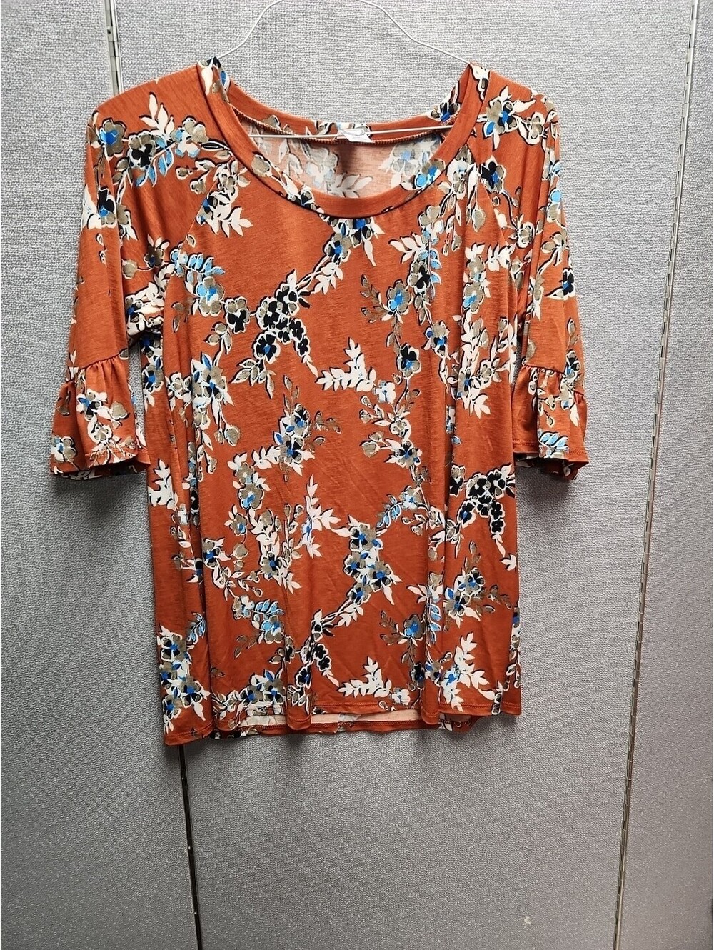 Honeyme colorful Orange floral Cottagecore print 3/4 sleeve top size Medium!.